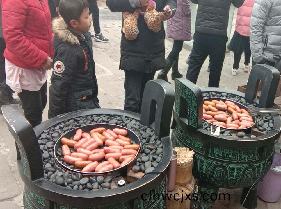 漢伯尅石鍋烤腸貴(gui)陽廟會(hui)倍受歡迎